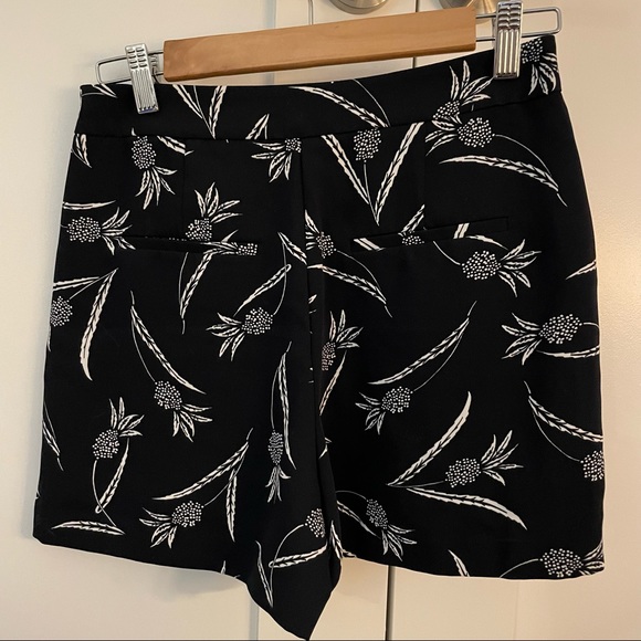 NWOT Ann Taylor Floral Pineapple Print Summer Shorts - Picture 5 of 8